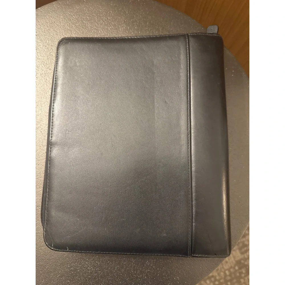Franklin Covey Black Full Grain Leather Zippered Planner Binder 31747 577